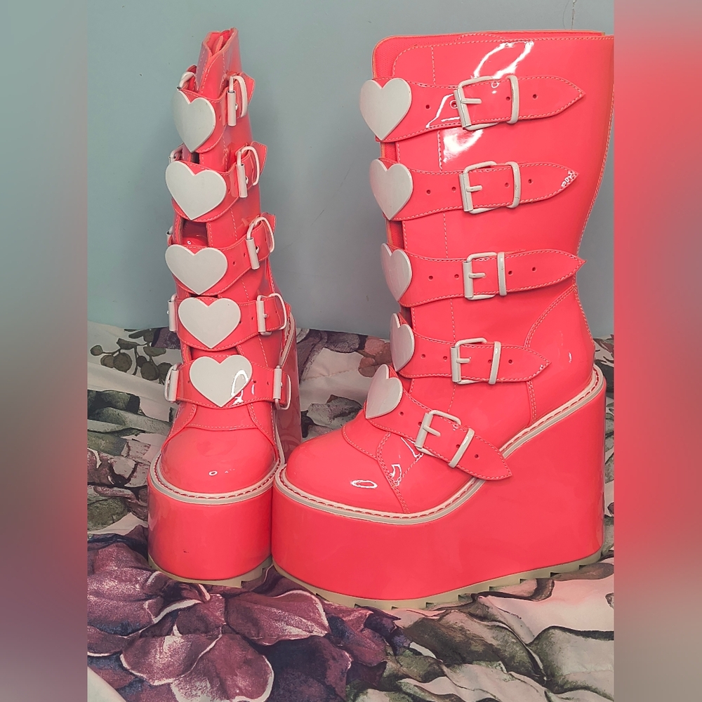 Pink Heart Buckle Boots
